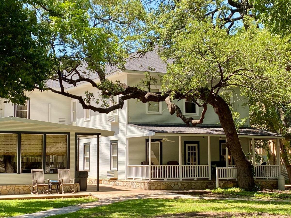 Inn On The River Glen Rose Buitenkant foto