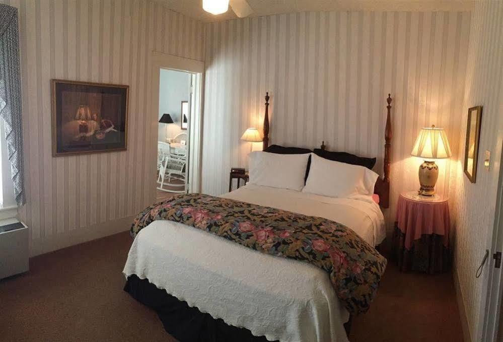 Inn On The River Glen Rose Buitenkant foto