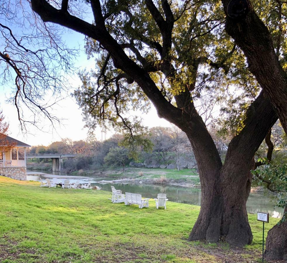 Inn On The River Glen Rose Buitenkant foto